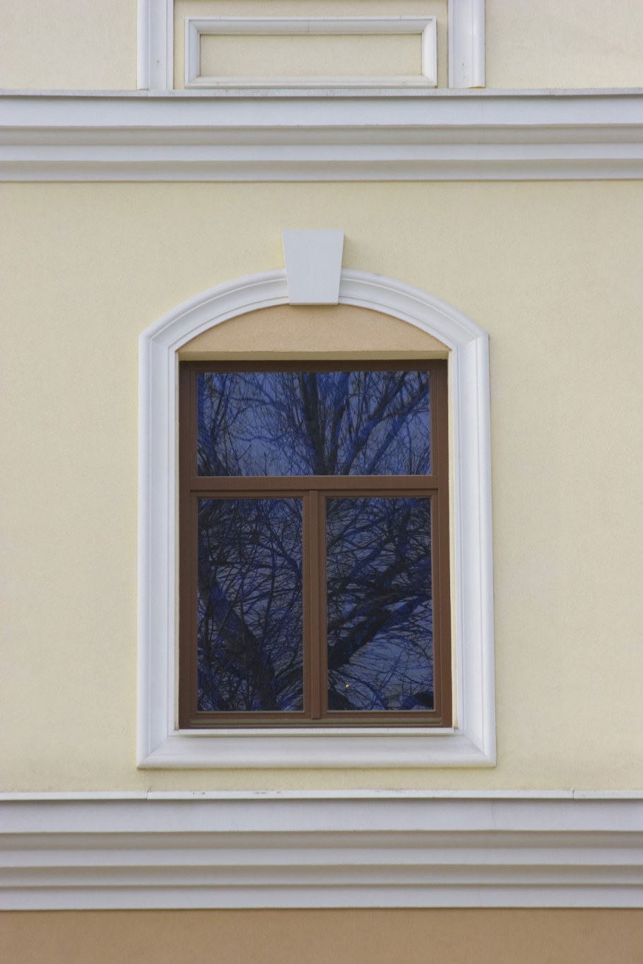 Замковый камень Модерн