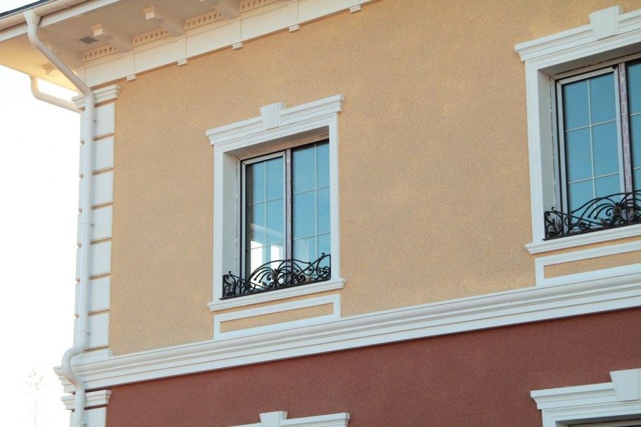 Фасадная лепнина окна