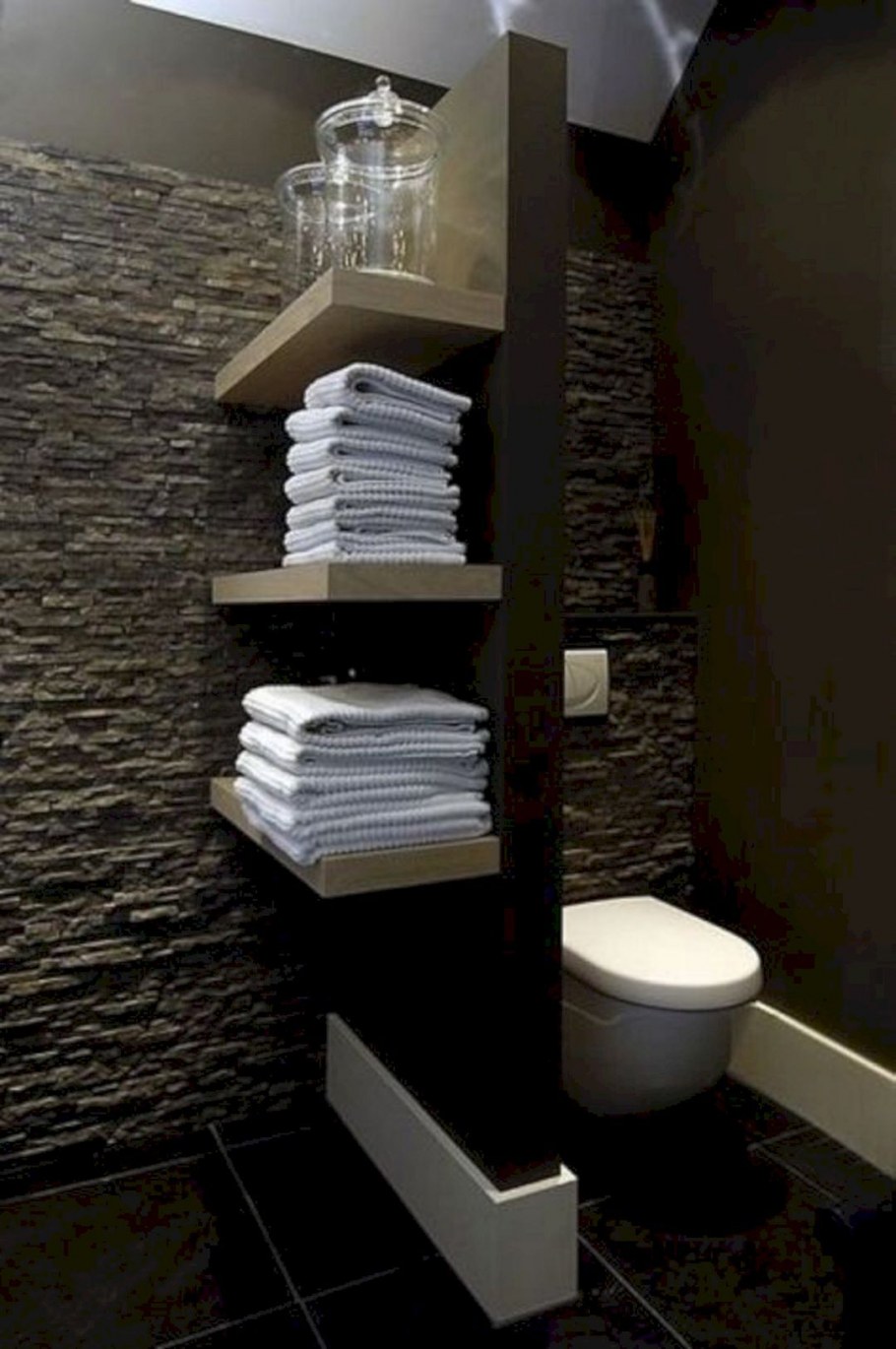 Перегородка с полками в санузле