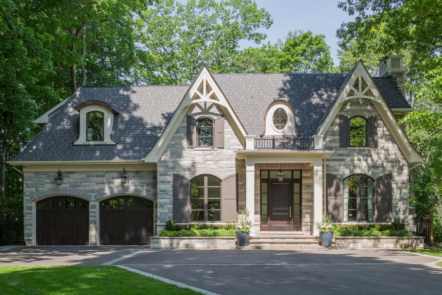 Фронтон в классическом стиле