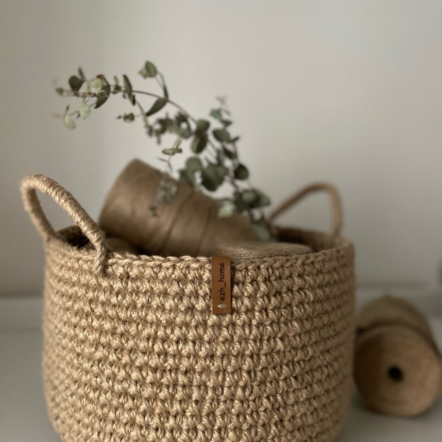 Подвесная корзина из джута