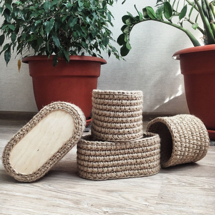 Квадратная корзина из джута