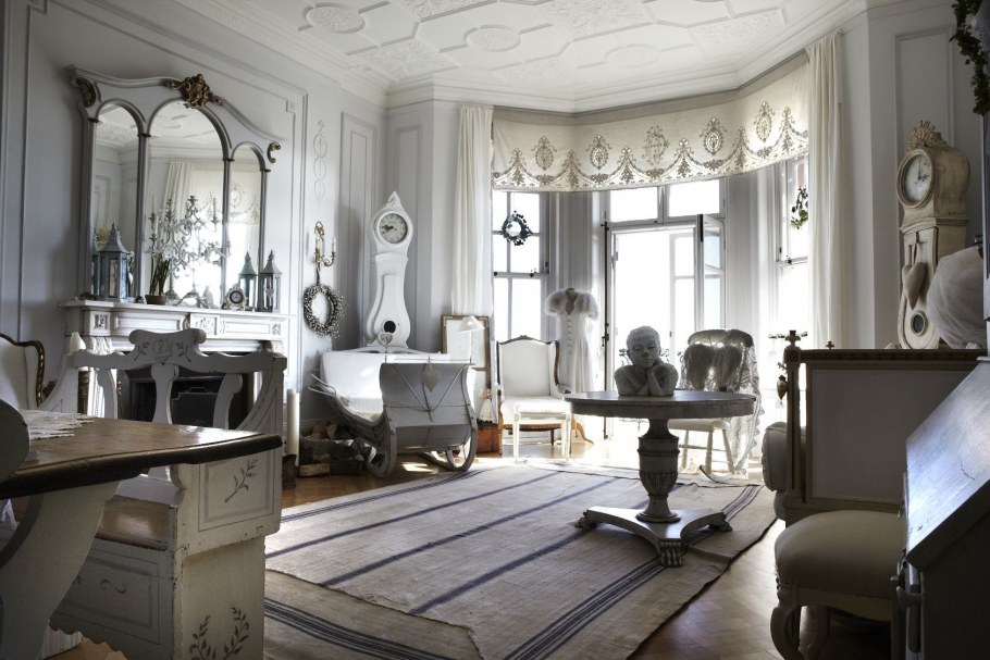 Арт объект в интерьере квартиры