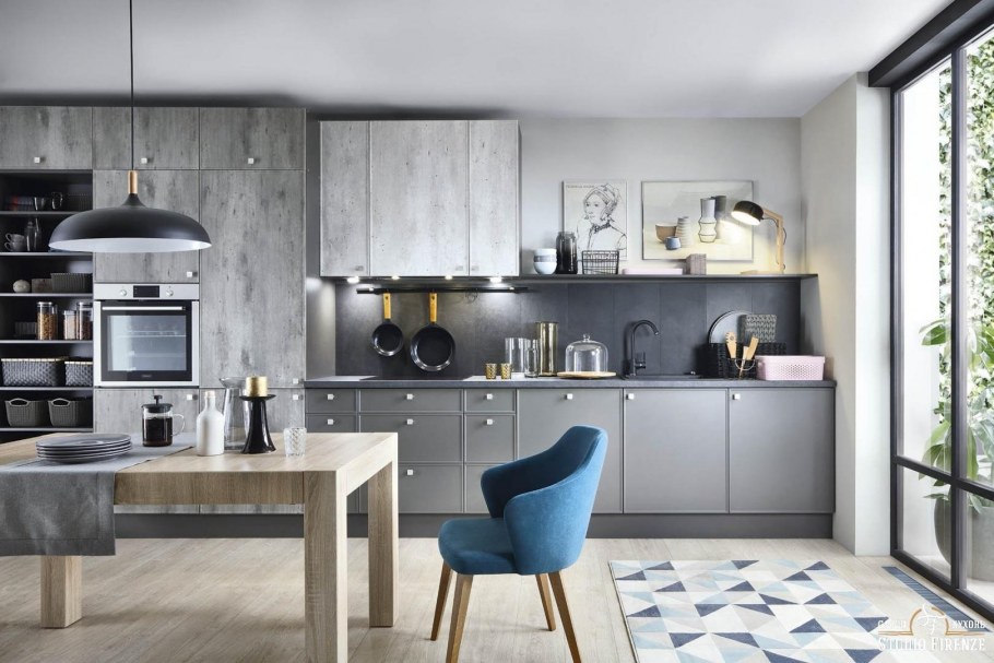 Серая кухня лофт