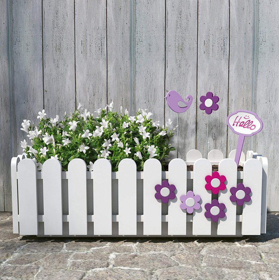 Украшение забора цветами