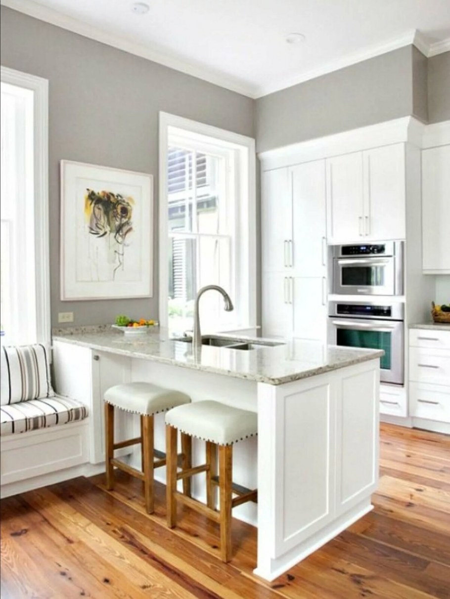 Бело деревянная кухня