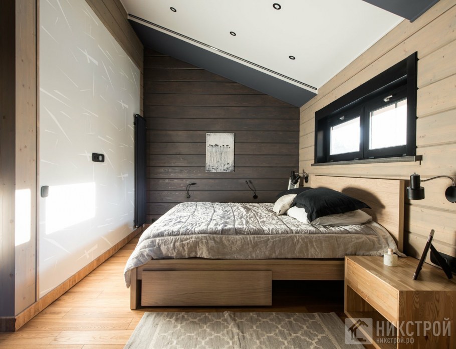Спальня в стиле лофт в доме из бруса