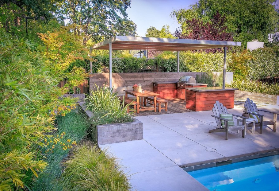 Зона барбекю с бассейном