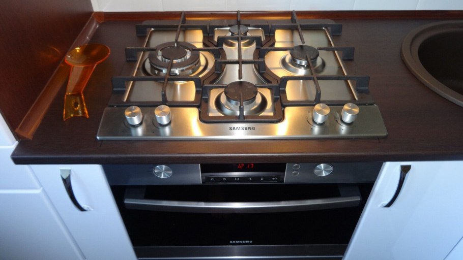 Индукционная варочная панель в интерьере