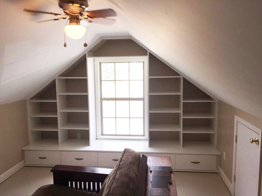 Стеллаж на мансарде