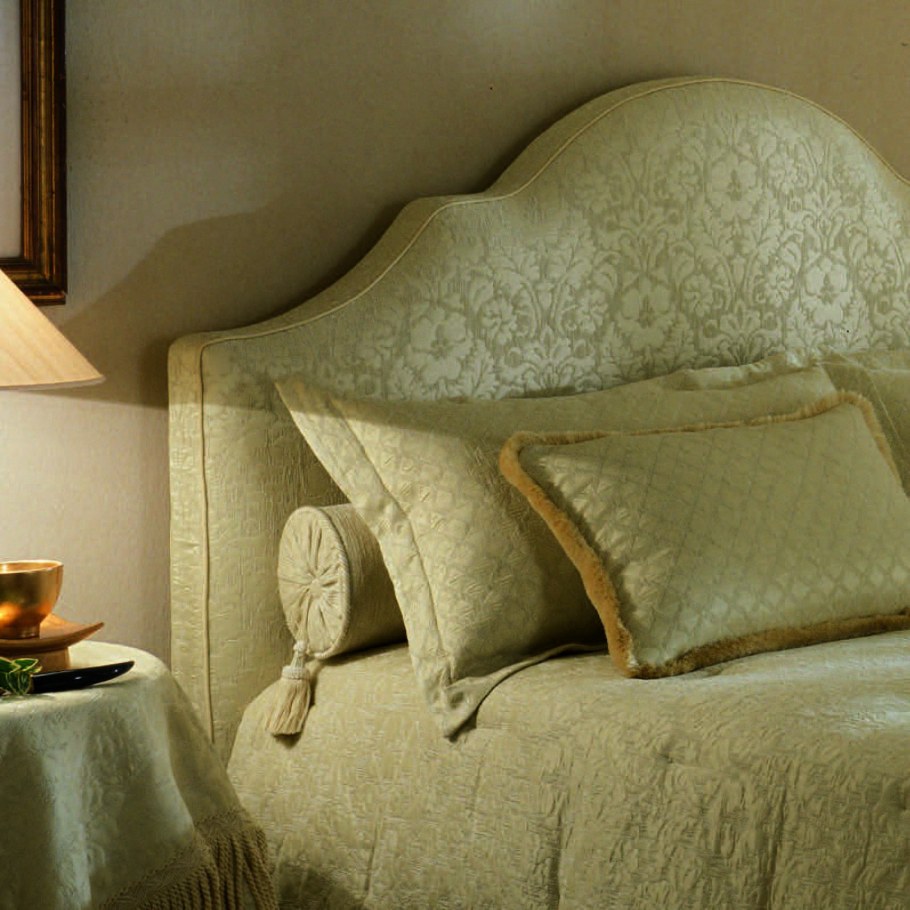 Halley Spencer кровать