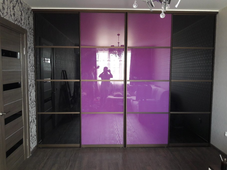 Шкафы купе с витражами