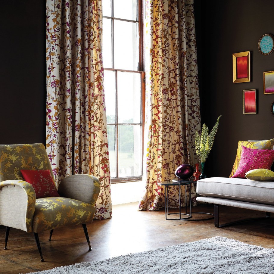 Коричневые стены в интерьере