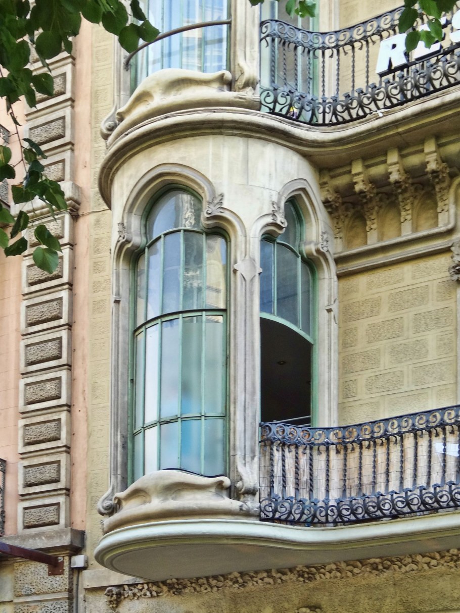 Архитектура Модерн эркер