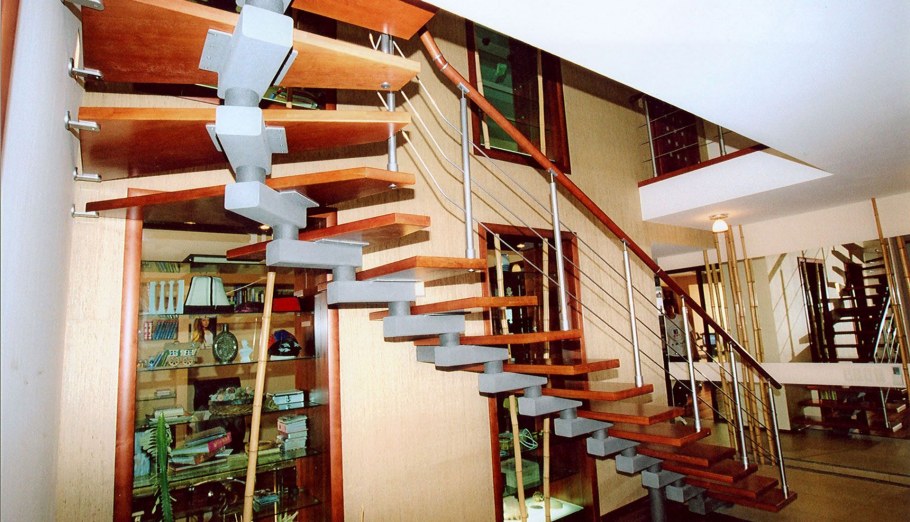 Межэтажная лестница для многоэтажная