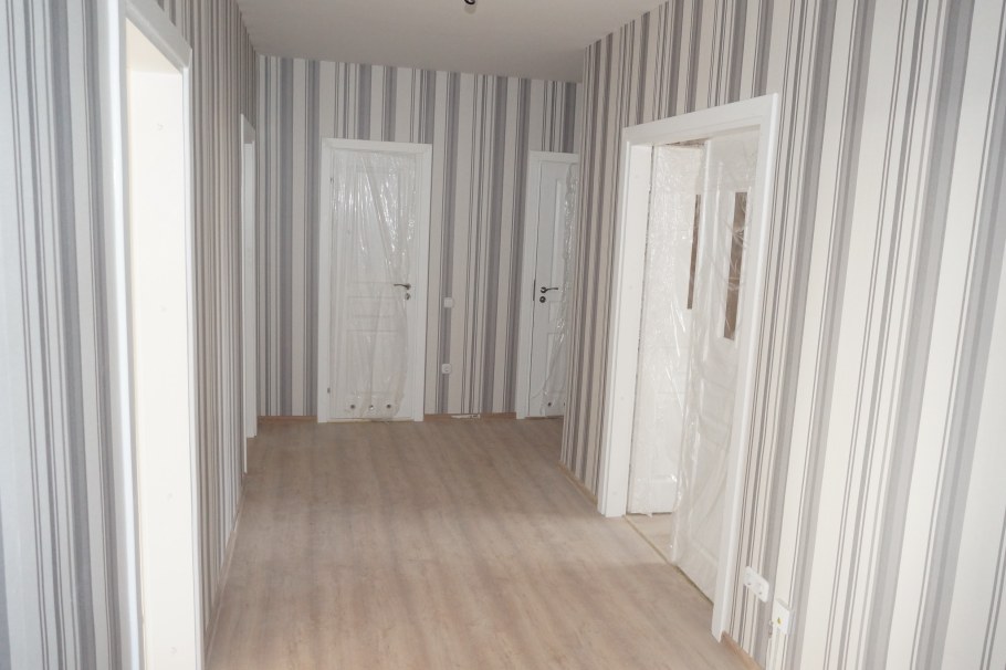 Сколько денег нужно на ремонт трехкомнатной квартиры