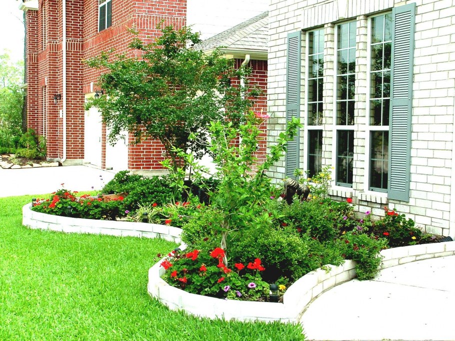 Полукруглая клумба