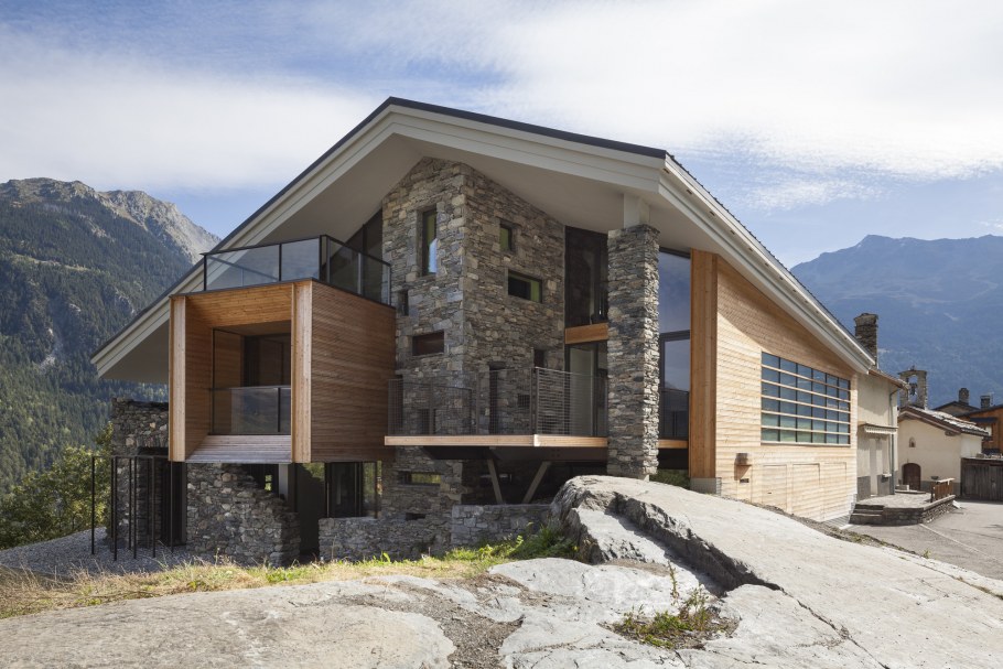 Дом в горной местности