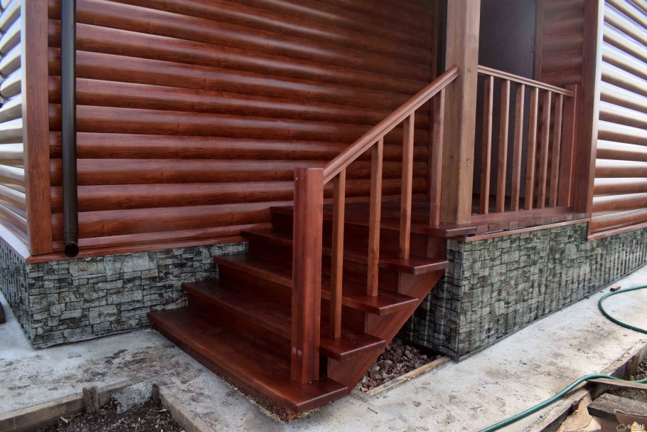 Веранда из бревна