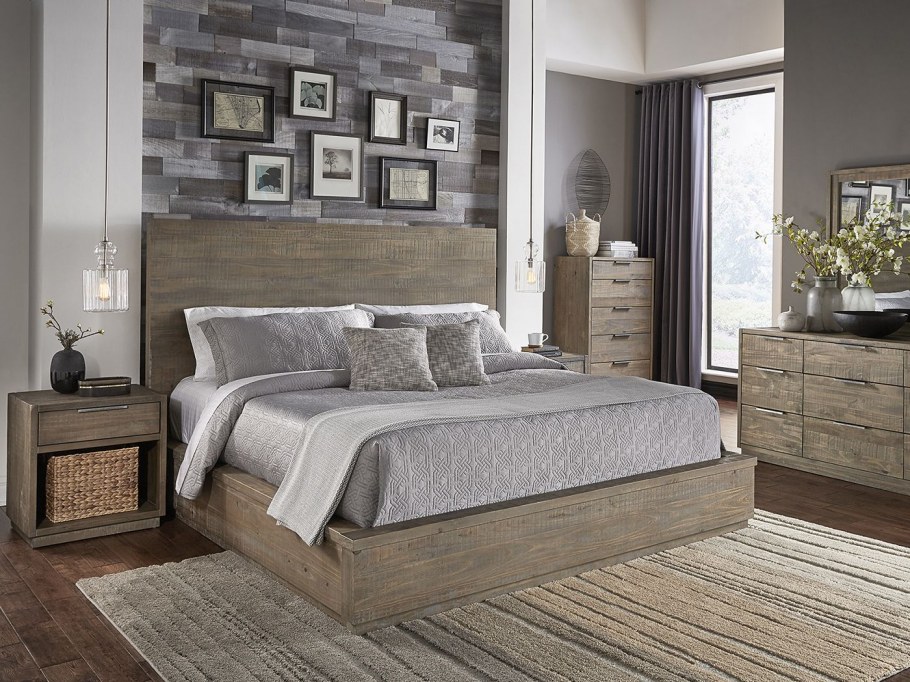 Спальня серая с деревом