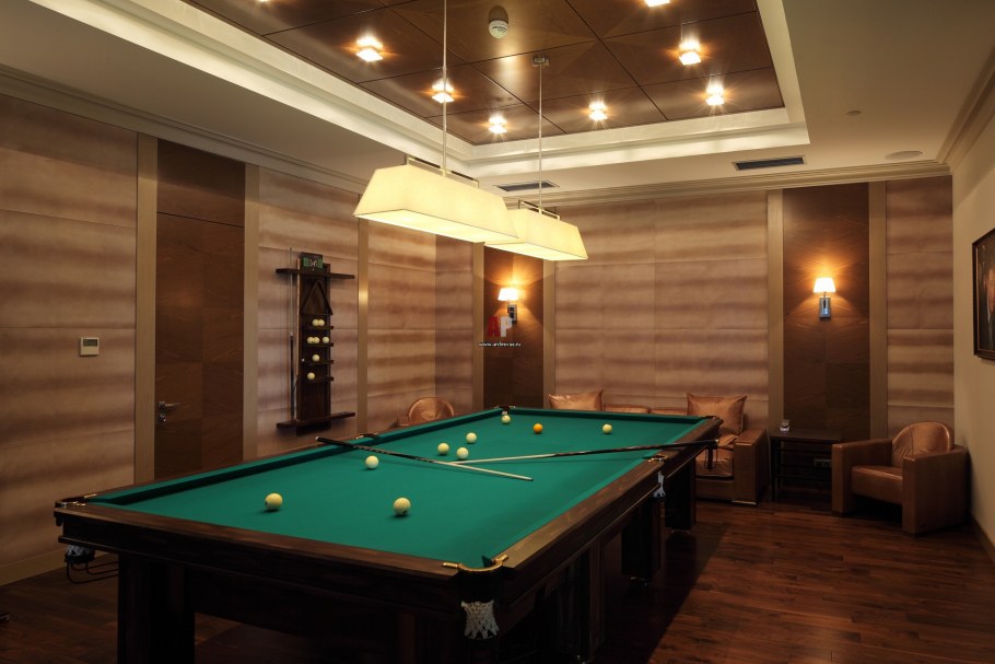 Бильярд в загородном доме
