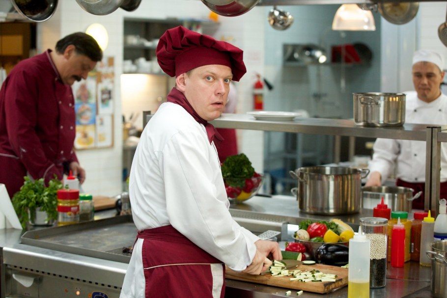 Сборщик мебели кухни