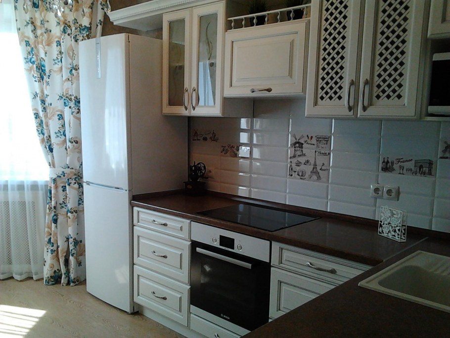 Кухни в белых с прямым углом