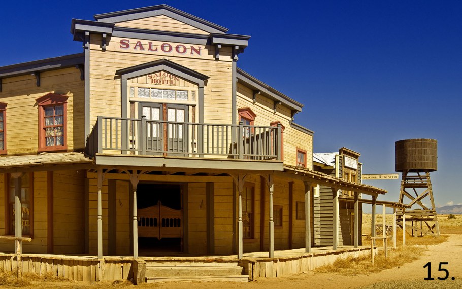 Здание салуна на диком западе