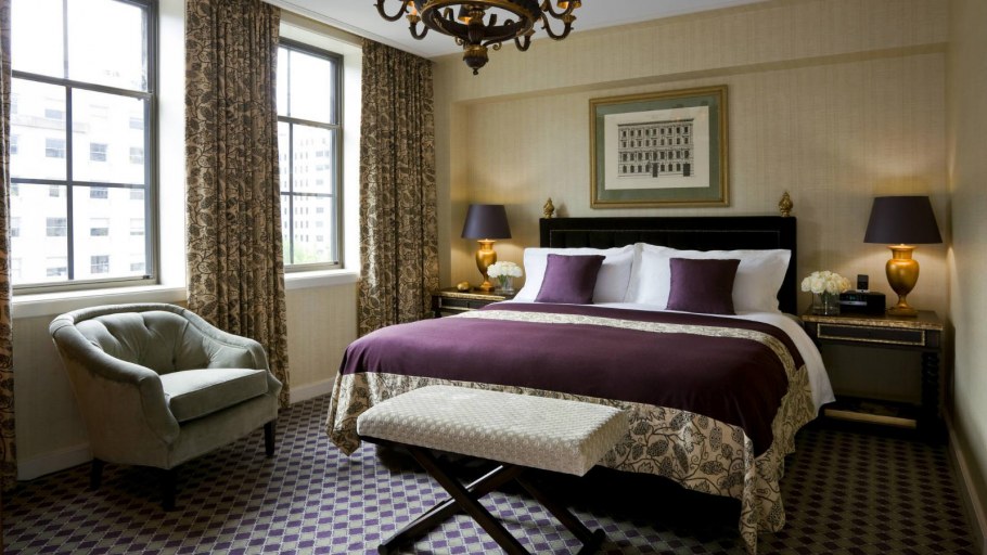 Фиолетовые стены в интерьере