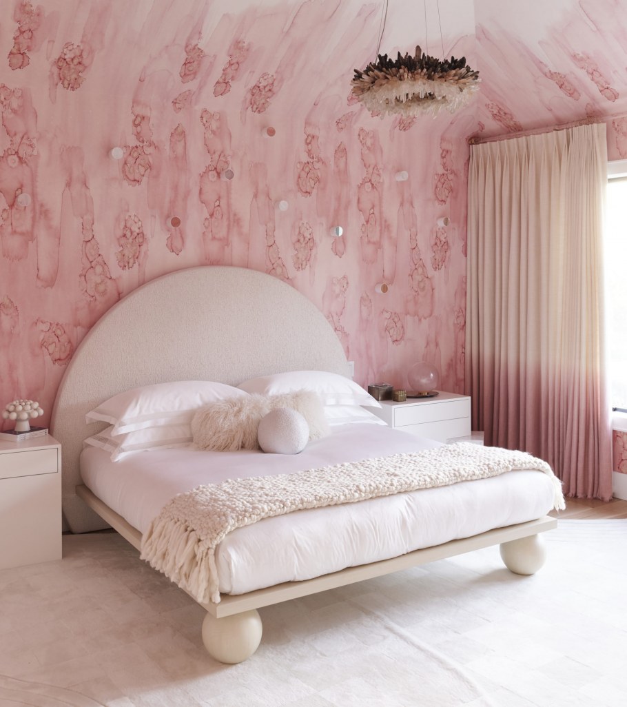 Австрийские розовые в спальню