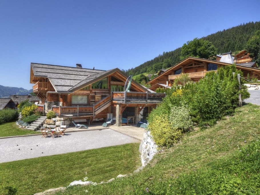 Дом Шале на склоне