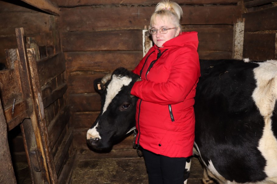 Коза куры в деревне