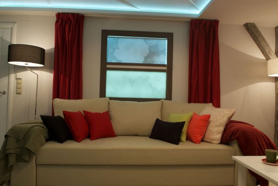 Римская штора в гостиной