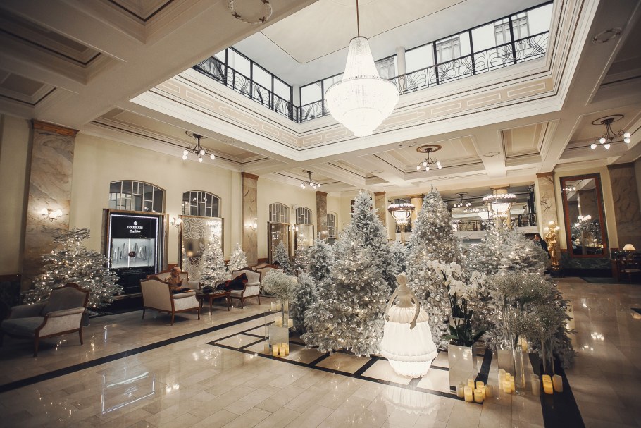 Новогоднее украшение отеля