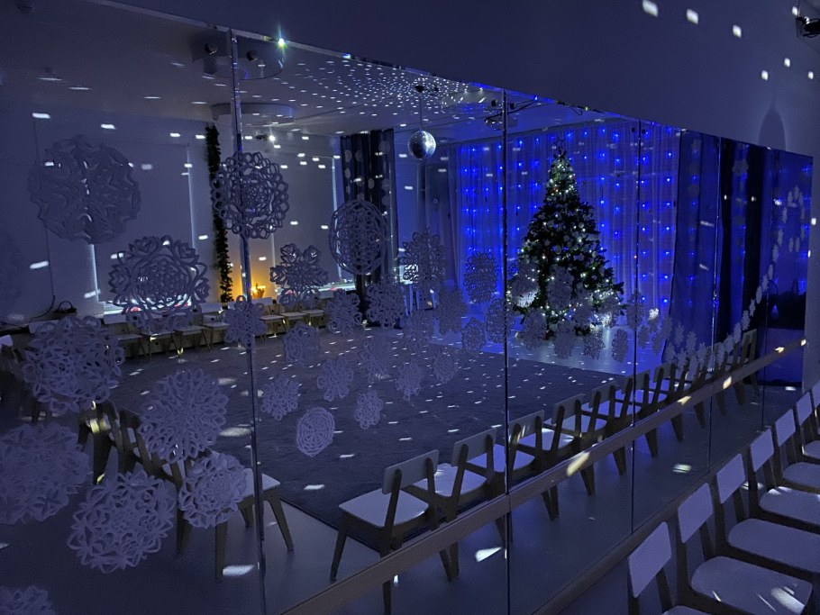 Новогодние украшения зала 2020