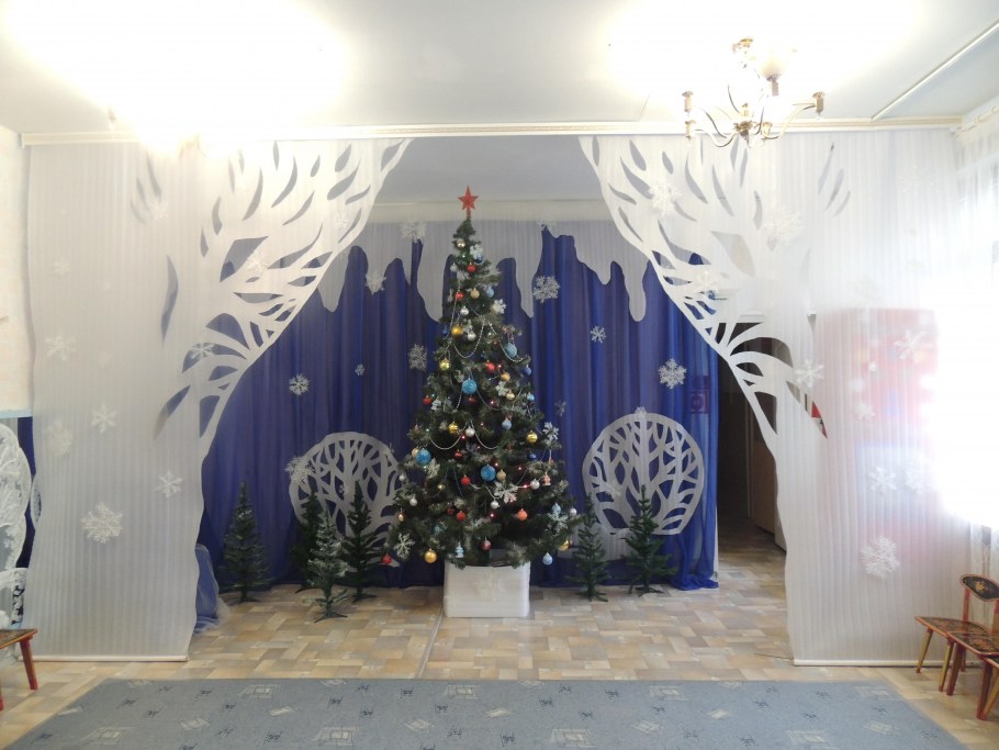 Зимнее украшение музыкального зала