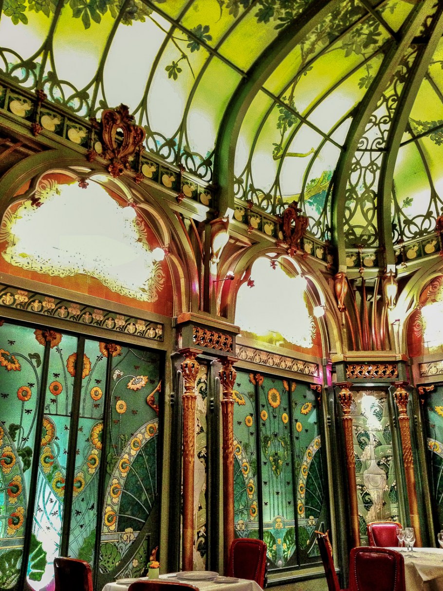 Необычные полукруглые окна