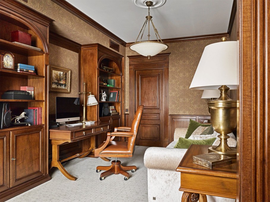 Маленький кабинет в английском стиле