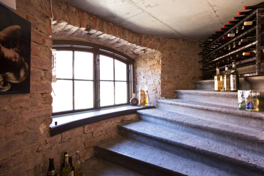 Лофт в подвальном помещении