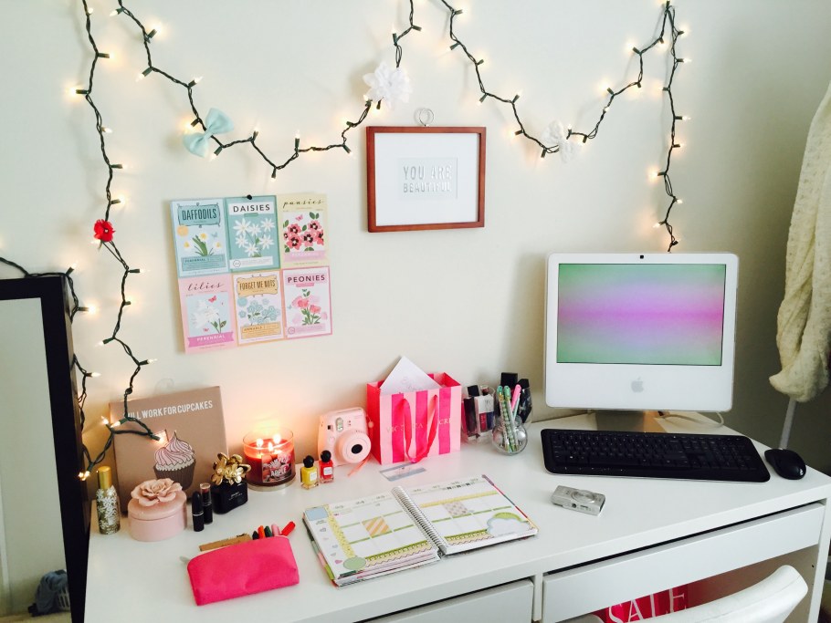 Украшение письменного стола