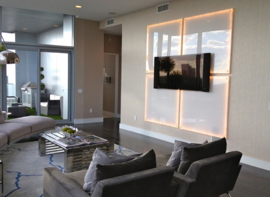 Освещение на стене в гостиной