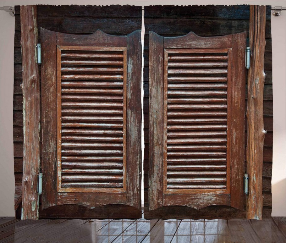 Двери в салуне на диком западе