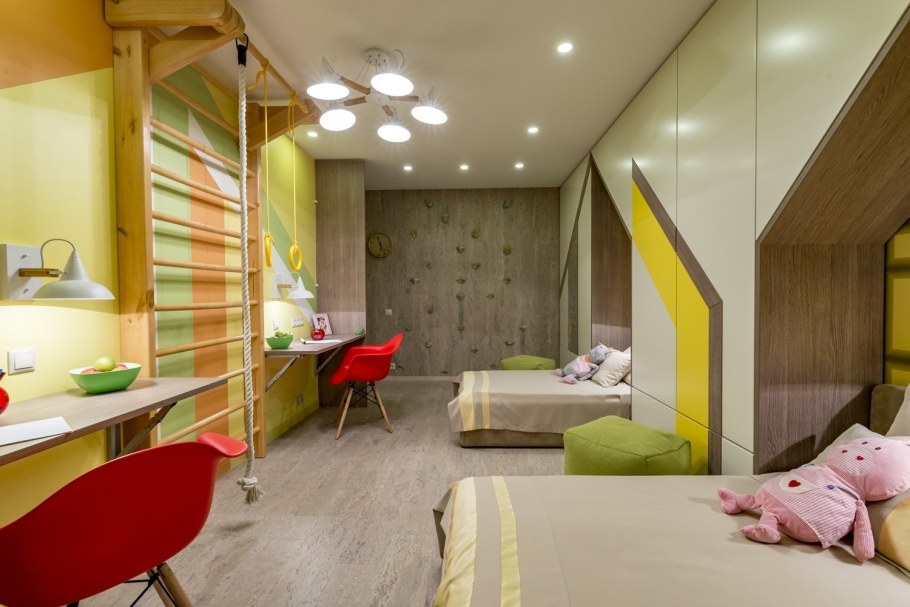 Детская комната для двоих разнополых с балконом