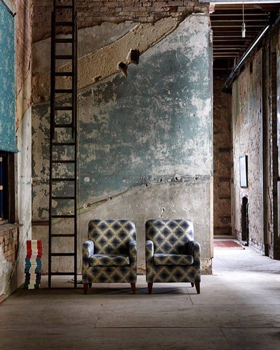 Обшарпанные стены