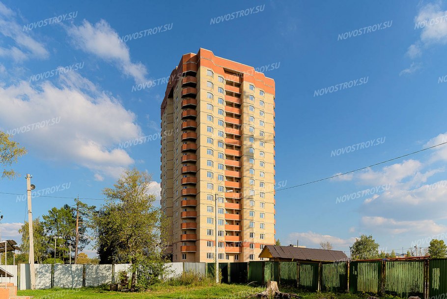 Новые дома в поселке Лесной