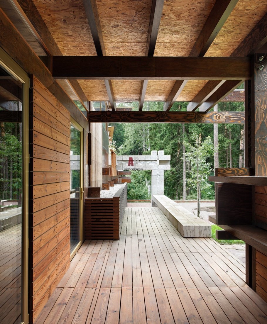 Интерьер веранды в деревянном доме