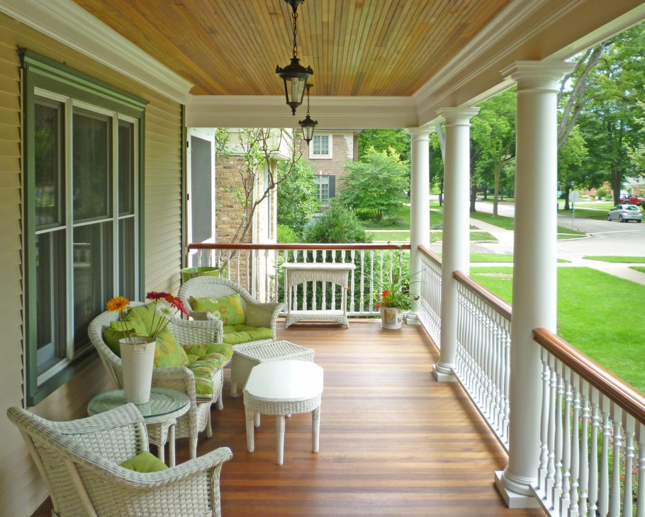 Веранда в саду