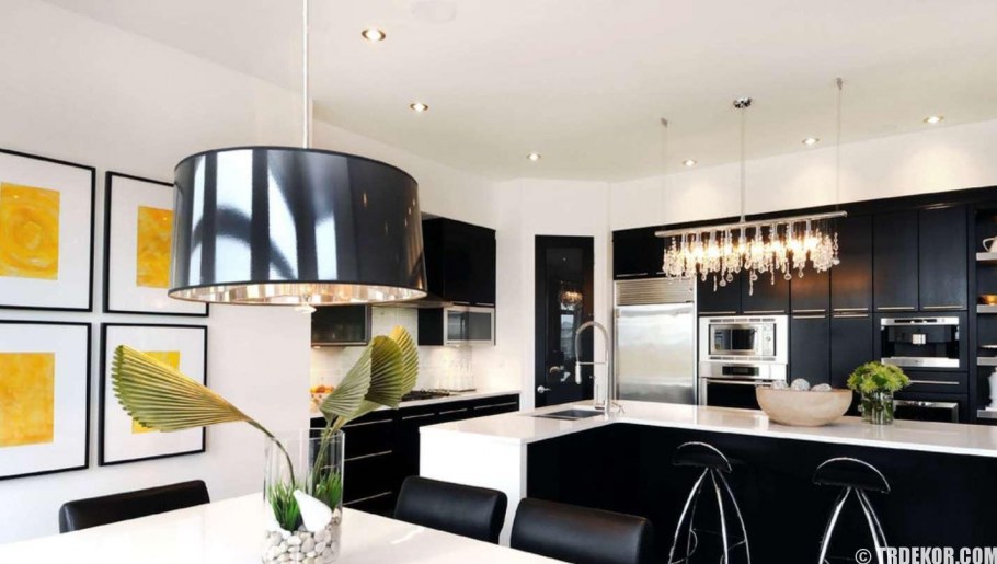 Кухня в черно фиолетовых тонах