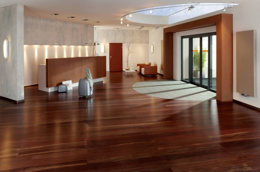 Ламинат в комнате