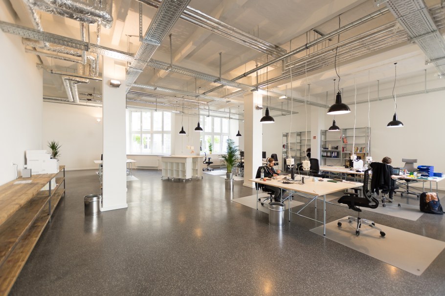 Освещение в офисе лофт